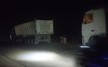 عودة حجز شاحنات نقل الاسمنت وسيارات مصنع الاسمنت بخط باتيس الحصن