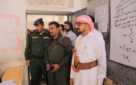 مدير عام شبام يدشّن امتحانات انهاء الفصل الدراسي الثاني للعام 2024-2025 بمدارس المديرية
