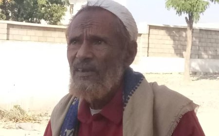 شيخ مشايخ آل الحذاور يعزي الدكتور عارف الحوشبي بوفاة والده