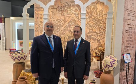 وزير الصناعة والتجارة يزور الجناح اليمني في معرض إكسبو 2025