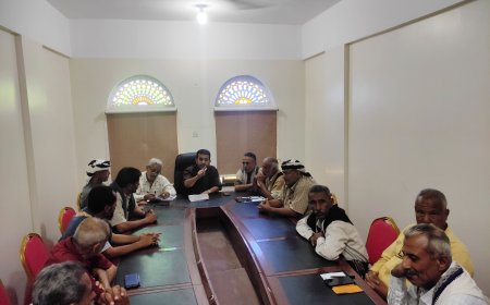 الأمين العام يعقد اجتماعاً بأعضاء السلطة المحلية في مودية لمناقشة التحديات الخدمية وأبرزها أزمة الكهرباء