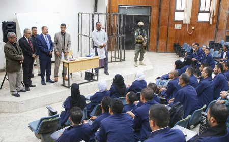 رئيس مجلس القضاء الأعلى يدشّن العام الدراسي الجديد في المعهد العالي للقضاء بعدن