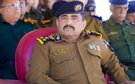 مدير عام شرطة شبوة يبعث برقية تعزية في وفاة الشيخ عوض حسين بن عشيم