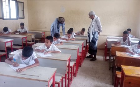 امين عام المجلس المحلي ومدير التربية بزنجبار يَدشّنان امتحانات الفصل الدراسي 2024-2025م بمشاركة أكثر من 10 آلاف طالب وطالبة