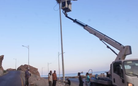 مدير عام بروم ميفع يتفقد أعمال إعادة تشغيل إنارة الشارع العام بمدينة بروم