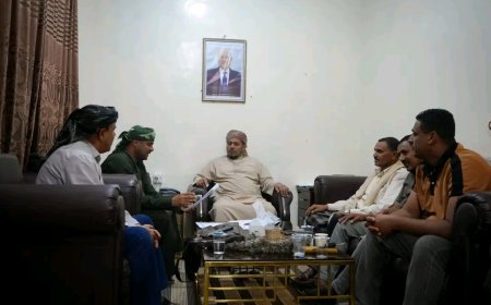 محافظ سقطرى يتسلّم تقرير لجنة المشاريع التنموية والاحتياجات الإنسانية في الأرخبيل