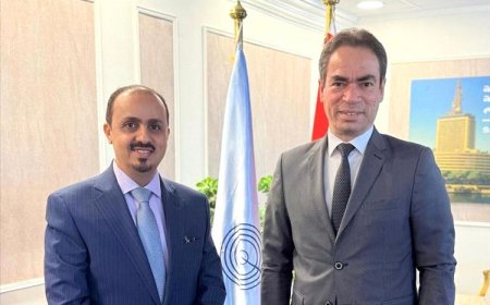 الإرياني يلتقي برئيس الهيئة الوطنية للإعلام ويشيد بدور الإعلام المصري في دعم الشرعية