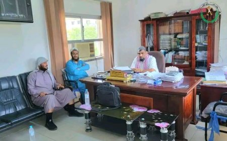 مدير إدارة العلاقات العامة بقوات الحزام الأمني يلتقي مدير مكتب الأوقاف بعدن