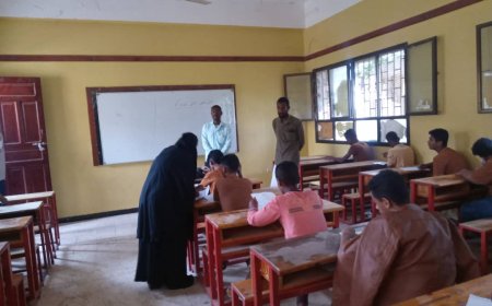 مجمع وضاح اليمن يدشّن امتحاناته وسط حضور طلابي وتربوي مميز