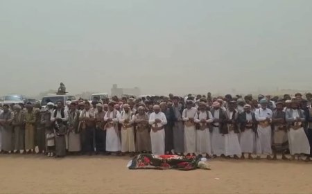 تشييع جثمان الحدث المغدور أحمد الضبياني في مأرب بعد تنفيذ حكم الإعدام بحق الجناة