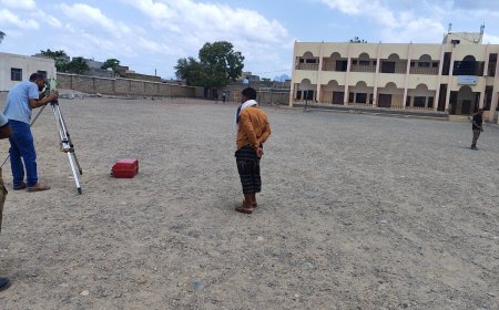 استئناف أعمال تأهيل ملعب مدرسة الشهيد عباس رضوان بالمسيمير