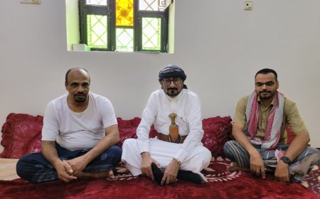مدير عام مديرية شبام يطمئن على صحة الأمين العام للمجلس المحلي بالمديرية