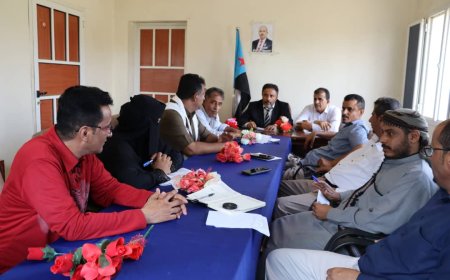 تنفيذية انتقالي أبين تعقد اجتماعها الدوري وتؤكد على أهمية تعزيز العلاقة مع السلطة المحلية بالمحافظة