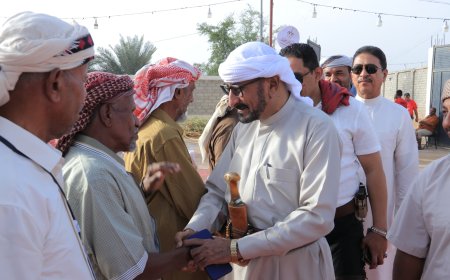 مدير عام شبام يشهد حفل زفاف 52 عريس وعروسة في مهرجان أسرة واحدة للزواج الجماعي الأول بمنطقة الشحرة مديرية شبام