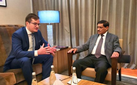 عضو مجلس القيادة البحسني يبحث مع القائم بأعمال السفارة الروسية مستجدات الأوضاع وتعزيز العلاقات الثنائية