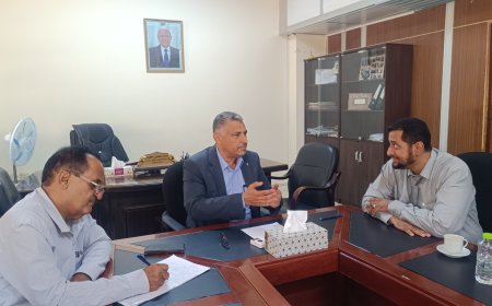 معاون يطلع على سير أداء الجهاز المركزي للرقابة والمحاسبة بعدن