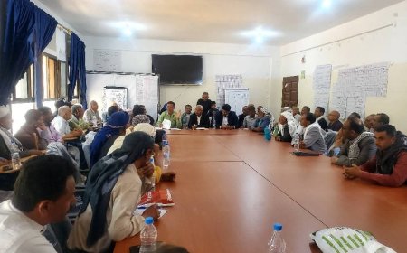 تعز.. اجتماع موسع للسلطة المحلية لمناقشة وضع العملية التعليمية بمدارس المواسط