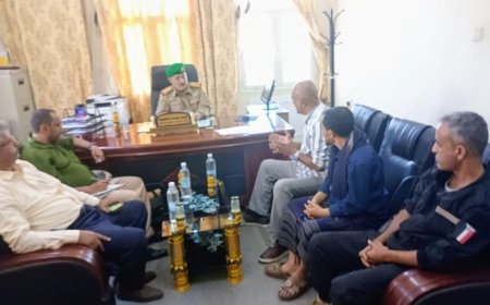 محافظ الضالع يلتقي مدير فرع البنك المركزي بالمحافظة