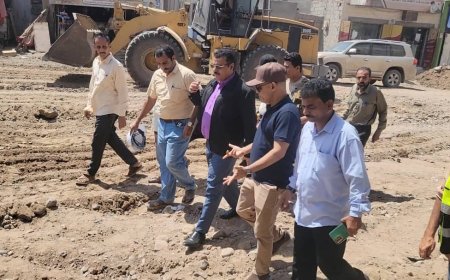 مدير عام المنصورة يدشن مشروع إعادة تأهيل شارع تقاطع الكثيري - السوق المركزي للخضروات والفواكه بتكلفة "170" مليون ريال