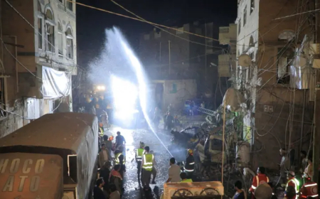 مقتل 12 شخصاً في غارات على سوق فروة الشعبي في صنعاء