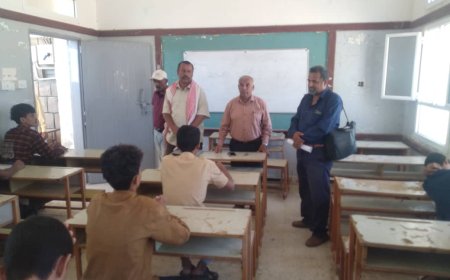 مدير التربية بلودر يتفقد الإختبارات بثانوية عمر بن عبدالعزيز الحضن