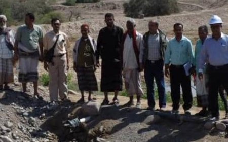 مديرية الملاح تشهد تسليم موقع مشروع عمل رأس قناة "الخربة" في محافظة لحج