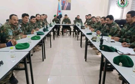 العميد الربيعي يترأس اجتماعاً أمنياً لقادة القطاعات ومدراء الإدارات في قوات حزام العاصمة عدن