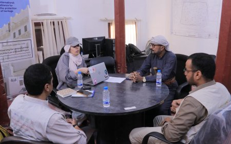 مدير عام شبام يطلع على تدخلات منظمة إدارة التراث ضمن مشروع محطة معالجة الصرف الصحي والبنية التحتية للمدينة التاريخية