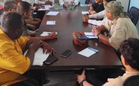 شعب حضرموت ووحدة المكلا في افتتاح بطولة كأس التحرير لكرة القدم 