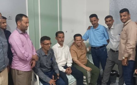 أعضاء تنفيذية إنتقالي لحج يطمئنوا على صحة الأستاذ وضاح الحالمي رئيس انتقالي المحافظة