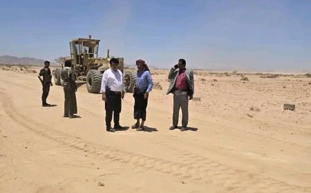 هيئة الأراضي بشبوة تدشّن أعمال الشق والتسوية لمخططات وحدات الجوار الجديدة بمدينة عتق
