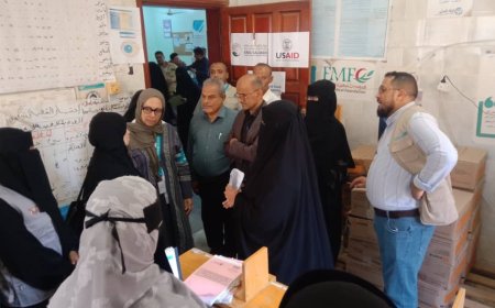 نائب مدير عام صحة لحج ومدير عام المركز الوطني للتثقيف بالوزارة يستقبلان وفد منظمة اليونيسيف بمركز الأمومة والطفولة