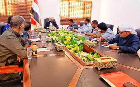 لقاء في عدن يناقش آليات نقل حجاج اليمن لموسم ١٤٤٦هـ