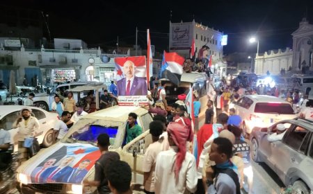سيئون تشهد مسيرة حاشدة دعا لها شباب الغضب إحياءً للذكرى التاسعة لتحرير الساحل وتأييدا لفعالية "حضرموت أولا"