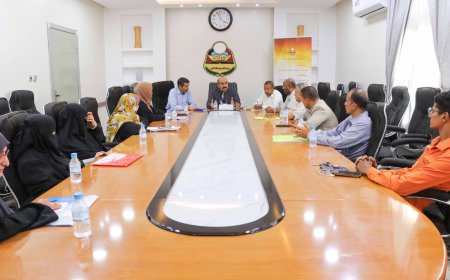 المدير باعباد يستقبل وفد الوزارة للإطلاع على سير برنامج القراءة الإثرائية لتلاميذ الصفوف الدراسية (1-3) على مستوى المديريات