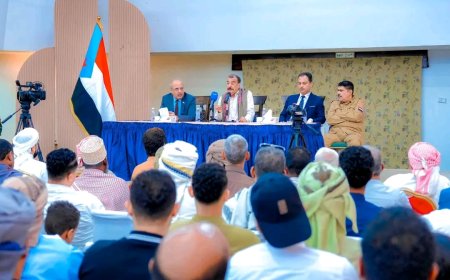 بن بريك يترأس لقاءً موسعًا للمشائخ والشخصيات الاجتماعية في حضرموت