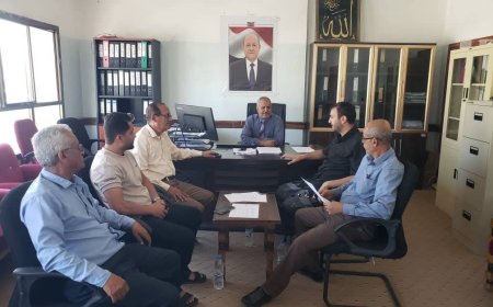 تعز: خلية الأعمال الإنسانية تدشن توزيع 21,976 سلة غذائية للمعلمين بدعم من العميد طارق صالح
