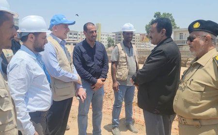 مدير عام المنصورة يتفقد مشروع بناء مخازن مركزية ومحلية للقاحات بعدن