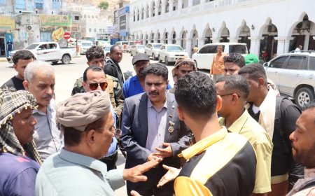 رئيس تنفيذية انتقالي حضرموت يتفقد ساحة الحرية في المكلا استعداداً لفعالية "حضرموت أولًا"