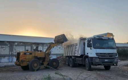 تنفيذًا لتوجيهات محافظ أبين.. صندوق النظافة يواصل حملة إزالة المخلفات من أحياء وأسواق زنجبار