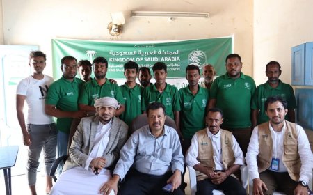 برعاية محافظ شبوة وبدعم من مركز الملك سلمان.. مؤسسة ائتلاف الخير تنفذ دورة تدريبية في صيانة المحركات البحرية بمديرية رضوم