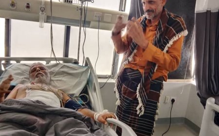 الدوكي يزور الناشط السياسي عبدالعزيز عبد بأحد مشافي العاصمة عدن