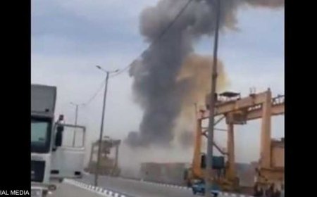 عاجل.. انفجار كبير في ميناء بندر عباس جنوبي إيران