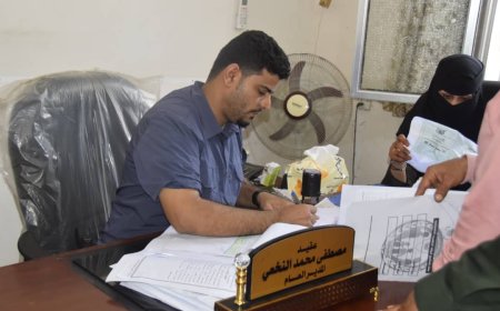 مدير الأحوال المدنية بالعاصمة عدن العقيد/ مصطفى النخعي.. البطاقة الذكية تمتاز بمواصفات عالية لا يمكن تزويرها واستخراجها لا يزيد عن اسبوع