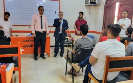رئيس جامعة عدن يتفقد سير العملية التعليمية للفصل الثاني في كلية اللغات