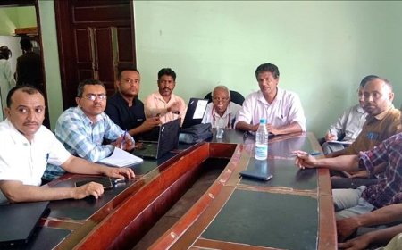 صحة الحديدة تناقش استعدادات حملة النشاط الإيصالي التكاملي لتحسين الرعاية الصحية الأولية