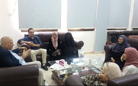 البيشي يؤكد أهمية دور ومشاركة اتحاد نساء اليمن - عدن وجمعية القابلات في رفع الوعي الصحي للمجتمع