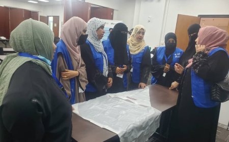 الوكيل الشبحي وعبر الاتصال المرئي (زوم) يدشن اليوم الدورة التنشيطية لتأهيل الكوادر الطبية التي وصلت إمارة دبي من بلادنا