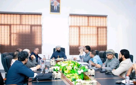 وزارة الأوقاف تناقش مع الخطوط اليمنية ترتيبات نقل الحجاج وأسعار تذاكر الحجاج