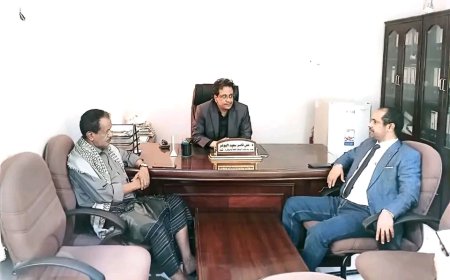 الوكيل الخليفي يتفقد مكتب الصحة والسكان ويناقش تنفيذ النشاط الإيصالي للمرحلة الأولى أبريل 2025م